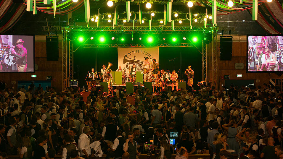 Die Partybilder vom Sonntag, 20. August 2023, aus dem Festzelt Weckmann.