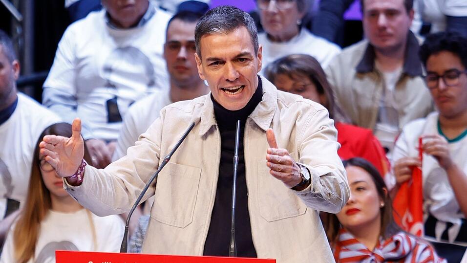 Ministerpr&auml;sident Pedro S&aacute;nchez sagt den Tech-Giganten den Kampf an. (Archivbild)