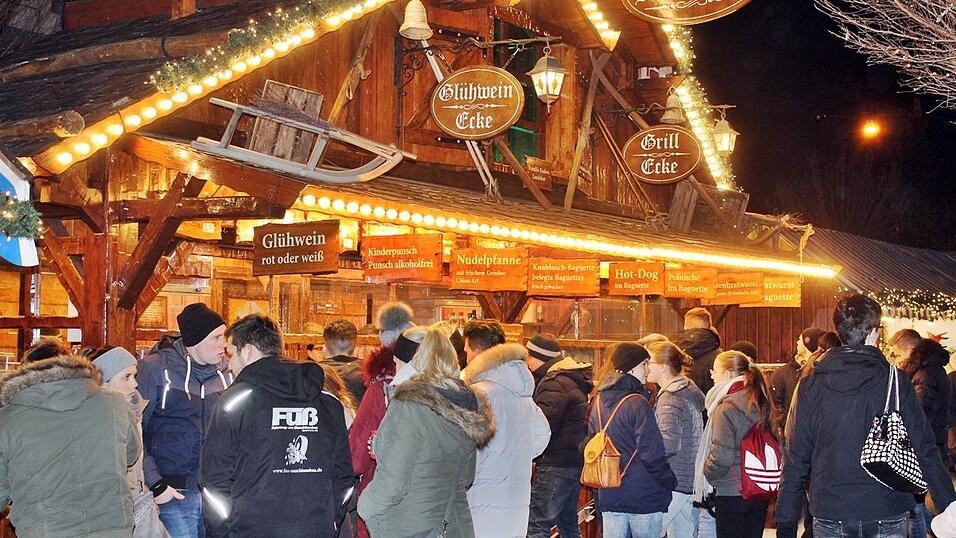 Der traditionelle Christkindlmarkt in Landshut z&auml;hlt zweifelsfrei zu den sch&ouml;nsten Bayerns. Daher pilgerten auch am Samstag, 15. Dezember, wieder etliche Besucher aus Nah und Fern zur Freyung.