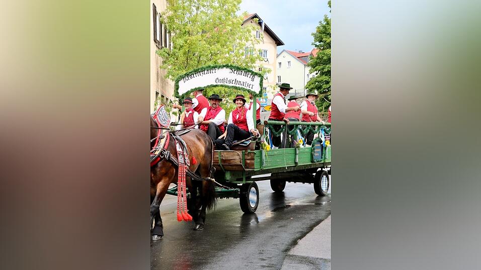 Die schönsten Augenblicke vom Auftakt des Drachenstichfestes am Samstagnachmittag in Furth im Wald. Die schönsten Augenblicke vom Auftakt des Drachenstichfestes am Samstagnachmittag in Furth im Wald.
