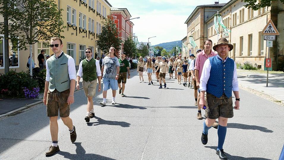 Sattelbogner Sandro Ziesler (rechts) mit seiner Truppe. Sattelbogner Sandro Ziesler (rechts) mit seiner Truppe.