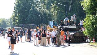Der Kampfpanzer „Leopard 2“ zog viele Besucher an.