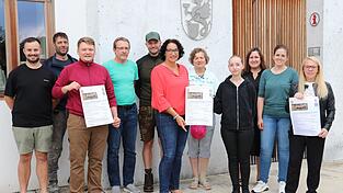 B&uuml;rgermeisterin Monika Bergmann (Mitte) freut sich auf ein spannendes Blaibacher Ferienprogramm.