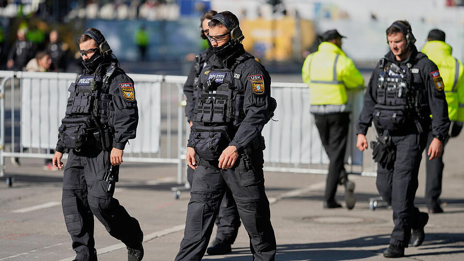 Rund 500 Polizisten waren in München im Einsatz. Rund 500 Polizisten waren in München im Einsatz.