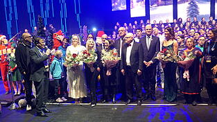 Michael Eibl (links) bedankte sich bei allen Beteiligten.