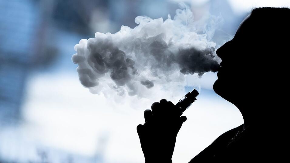 Vaping ist ein Massenphänomen geworden in Deutschland. (Symbolbild) Vaping ist ein Massenphänomen geworden in Deutschland. (Symbolbild)