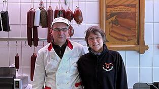 Erich und Margarete Schönhärl schließen ihre Metzgerei im Sommer. Ein Schritt, der den beiden nicht leicht fällt. Aber eine Alternative gibt es nicht. Erich und Margarete Schönhärl schließen ihre Metzgerei im Sommer. Ein Schritt, der den beiden nicht leicht fällt. Aber eine Alternative gibt es nicht.