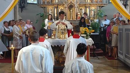 Martin Guggenberger feierte sein Priesterjubiläum. Martin Guggenberger feierte sein Priesterjubiläum.