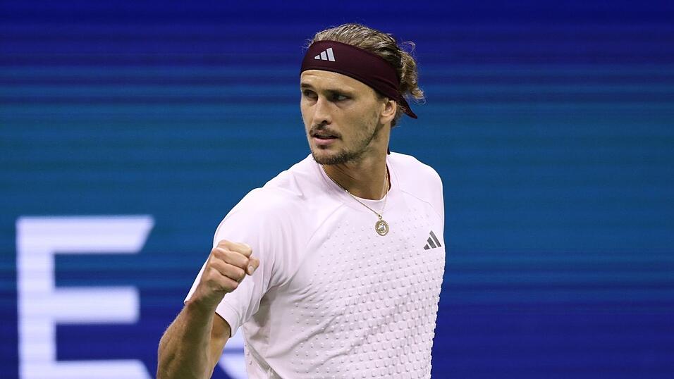 Alexander Zverev feiert den Halbfinaleinzug. Alexander Zverev feiert den Halbfinaleinzug.
