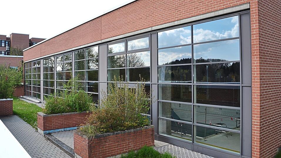 Frischluftzufuhr nicht ausreichend gesichert? Bleibt die Lehrschwimmhalle in Mainburg wie auch die beiden Hallenb&auml;der in Abensberg und Riedenburg im Landkreis geschlossen?