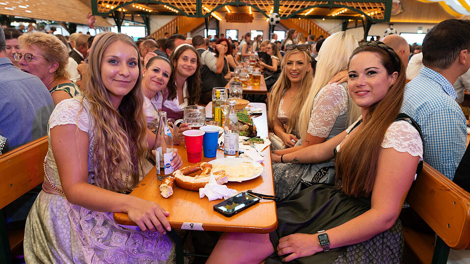 Die Partybilder vom Samstag, 17. August, aus dem Festzelt Nothaft. Die Partybilder vom Samstag, 17. August, aus dem Festzelt Nothaft.