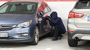 Über das Keyless-Go-System haben Unbekannte ein Auto in Plattling entwendet. (Symbolbild) Über das Keyless-Go-System haben Unbekannte ein Auto in Plattling entwendet. (Symbolbild)