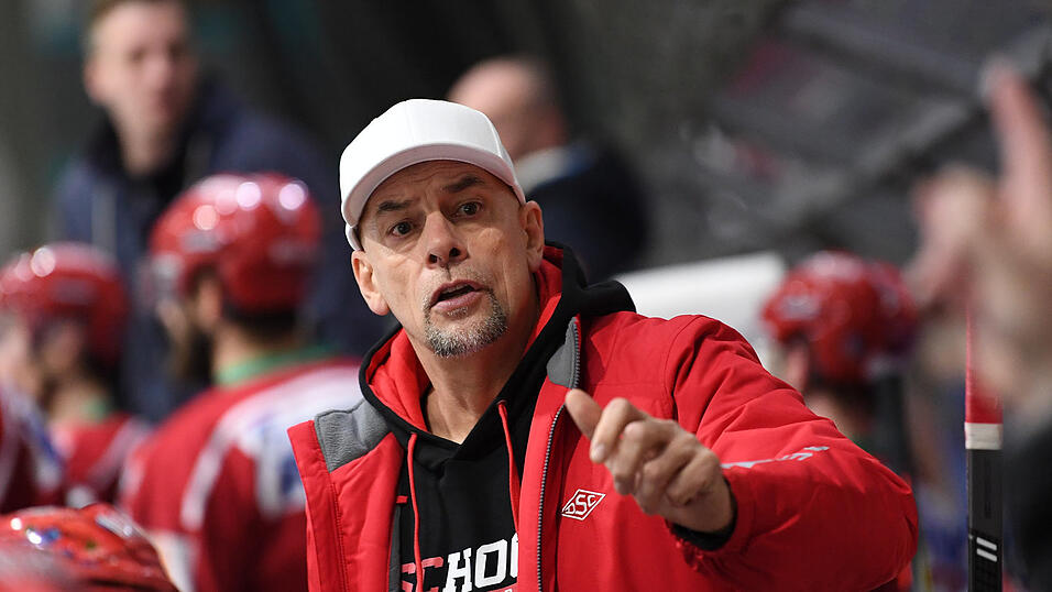Der Deggendorfer SC hat das ostbayerische Derby bei den Eisbären Regensburg gewonnen. Der Deggendorfer SC hat das ostbayerische Derby bei den Eisbären Regensburg gewonnen.