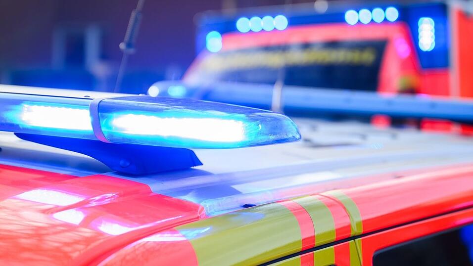 Rettungskräfte konnten den Familienvater wiederbeleben. (Symbolbild)