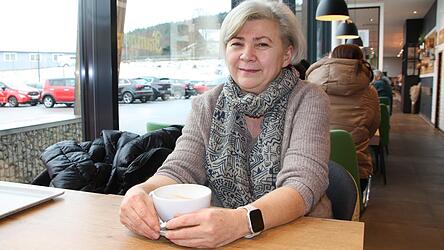 Ileana Pößl weiß aus eigenem Erleben, wie es ist, in einer Diktatur zu leben. Sie setzt sich für die Demokratie ein und tritt für die FDP an.