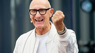 Lasst uns optimistisch sein - auch beim Thema KI, sagt Telekom-Boss Tim H&ouml;ttges.