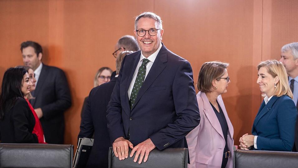 Alexander Schweitzer (SPD) bei seiner ersten Teilnahme an einer Kabinettssitzung im Kanzleramt. Alexander Schweitzer (SPD) bei seiner ersten Teilnahme an einer Kabinettssitzung im Kanzleramt.