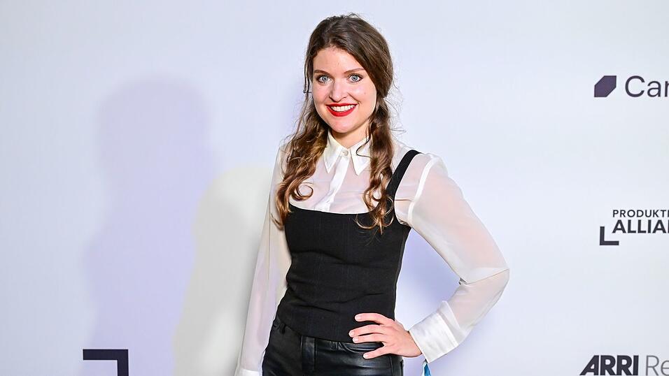 Lara Mandoki soll als Julika den Haushalt auf dem Hof der Eberhofers schmeißen. (Archivbild) Lara Mandoki soll als Julika den Haushalt auf dem Hof der Eberhofers schmeißen. (Archivbild)