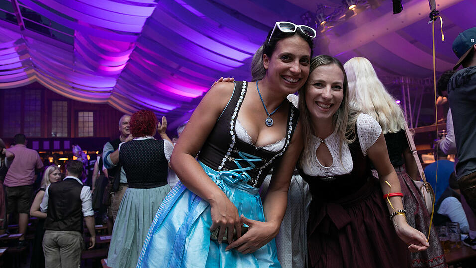 Die Partybilder vom Dienstag, 12. August, aus dem Festzelt Wenisch. Die Partybilder vom Dienstag, 12. August, aus dem Festzelt Wenisch.