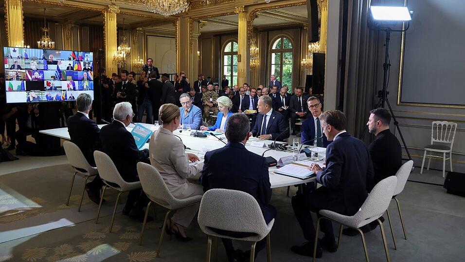 Kanzler Merz nahm per Video an dem Treffen in Paris teil.