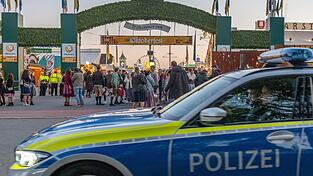 Das Münchner Oktoberfest durfte am Mittwochabend nach einer Bombendrohung wieder öffnen.