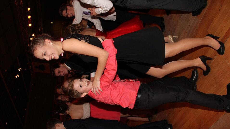 Die Bilder vom Abschlussball der Tanzschule Seidel in der Fraunhofer-Halle am 28. November. Die Bilder vom Abschlussball der Tanzschule Seidel in der Fraunhofer-Halle am 28. November.