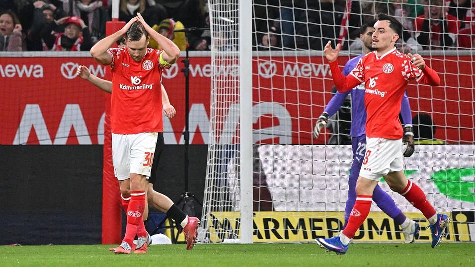 Hatte kein Gl&uuml;ck im Abschluss: Der Mainzer Silvan Widmer (l).