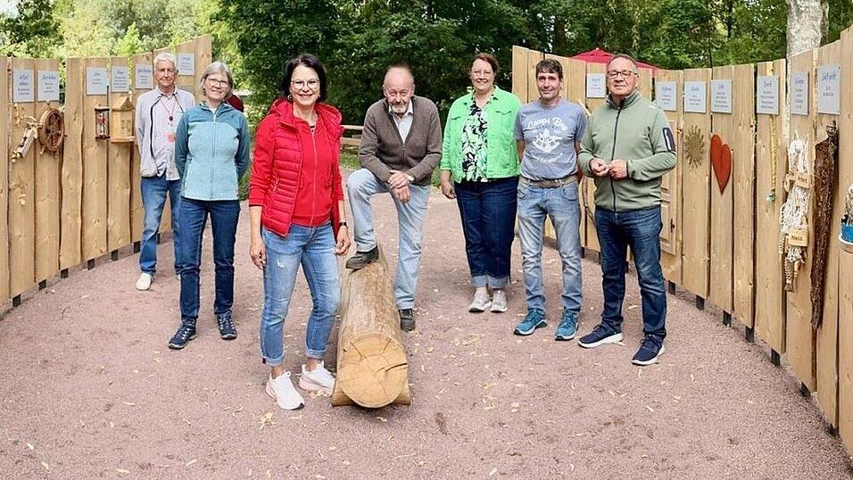 Johanna Plach (dritte von links) und ihr Team hat sich mit großem Erfolg bei der Gartenschau eingebracht. Johanna Plach (dritte von links) und ihr Team hat sich mit großem Erfolg bei der Gartenschau eingebracht.