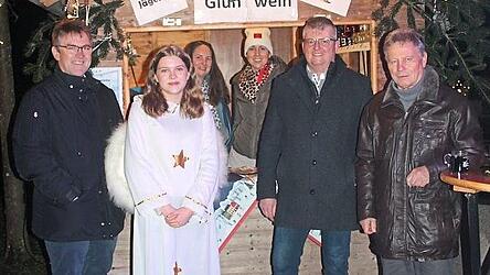 Bürgermeister Niedermayer konnte Landratskandidaten Michael Multerer und Rimbachs Alt-Bürgermeister Theo Amberger am Samstag begrüßen.