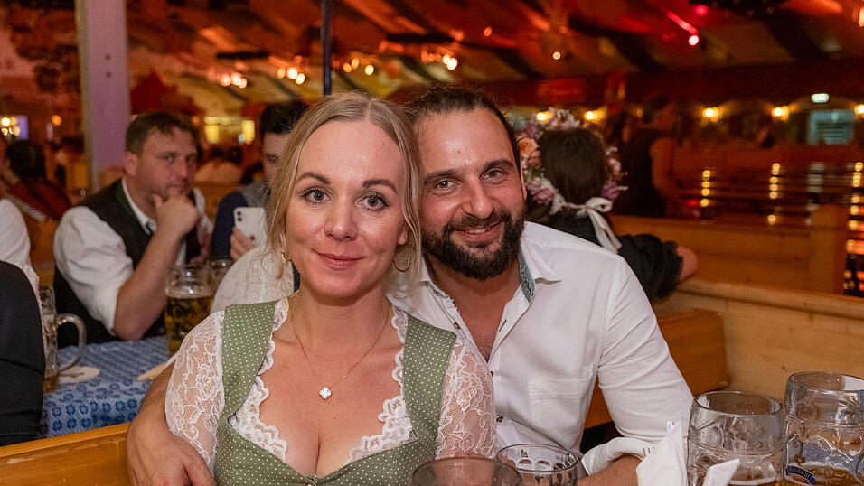 Die Partybilder vom Sonntag, 13. August 2023, aus dem Festzelt Reisinger. Die Partybilder vom Sonntag, 13. August 2023, aus dem Festzelt Reisinger.