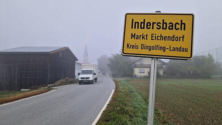 Im kommenden Jahr wird die Ortsdurchfahrt von Indersbach um einen Gehweg erweitert. Im kommenden Jahr wird die Ortsdurchfahrt von Indersbach um einen Gehweg erweitert.