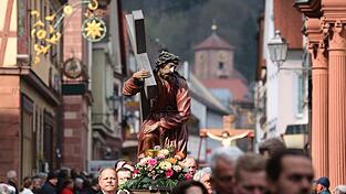 Rund 600 Menschen wirken an der Prozession mit.