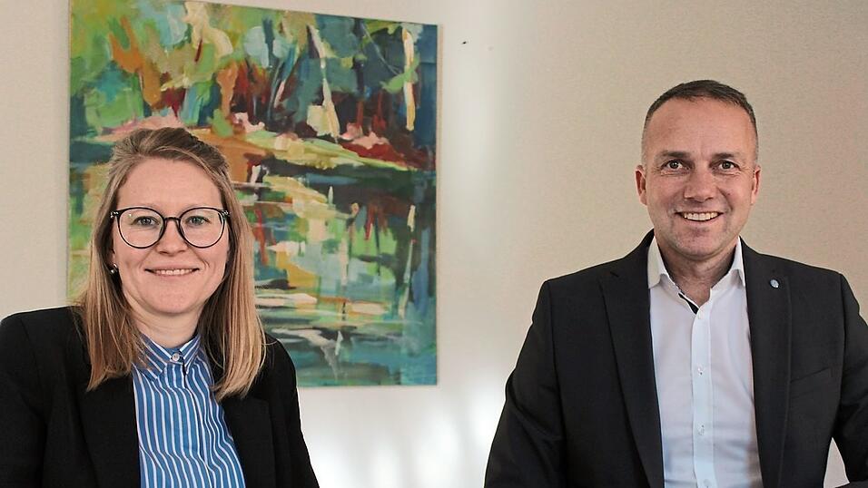 Auch in diesem Jahr ist man wieder 'demütig' an die Aufstellung des Haushalts herangegangen, sagen Stadtkämmerin Sabrina Weikl und Bürgermeister Armin Grassinger. Auch in diesem Jahr ist man wieder 'demütig' an die Aufstellung des Haushalts herangegangen, sagen Stadtkämmerin Sabrina Weikl und Bürgermeister Armin Grassinger.