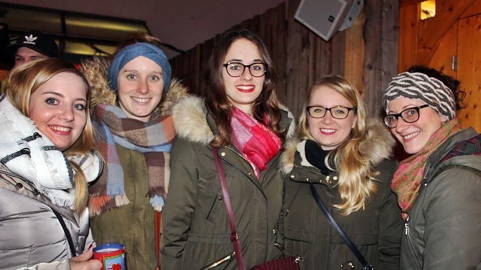 Bei einem schweren Unfall in der Gemeinde Frontenhausen sind zwei Menschen verletzt worden. Bei einem schweren Unfall in der Gemeinde Frontenhausen sind zwei Menschen verletzt worden.