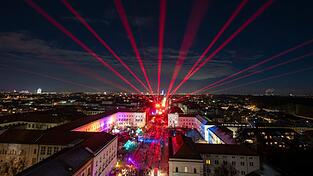 Eine Lasershow auf der Silvestermeile auf der Ludwigstraße in München. Eine Lasershow auf der Silvestermeile auf der Ludwigstraße in München.
