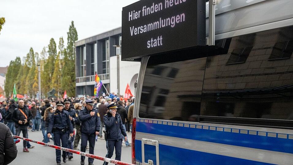 Auch in Nürnberg versammelten sich Menschen zu Jugendprotesten. Auch in Nürnberg versammelten sich Menschen zu Jugendprotesten.