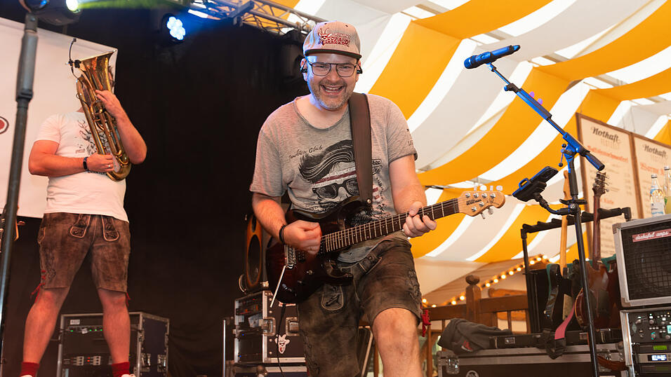 Die Partybilder vom Montag, 19. August, aus dem Festzelt Nothaft. Die Partybilder vom Montag, 19. August, aus dem Festzelt Nothaft.