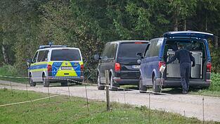 In den Tagen nach der Sichtung hatten Polizisten das Naturschutzgebiet durchk&auml;mmt.