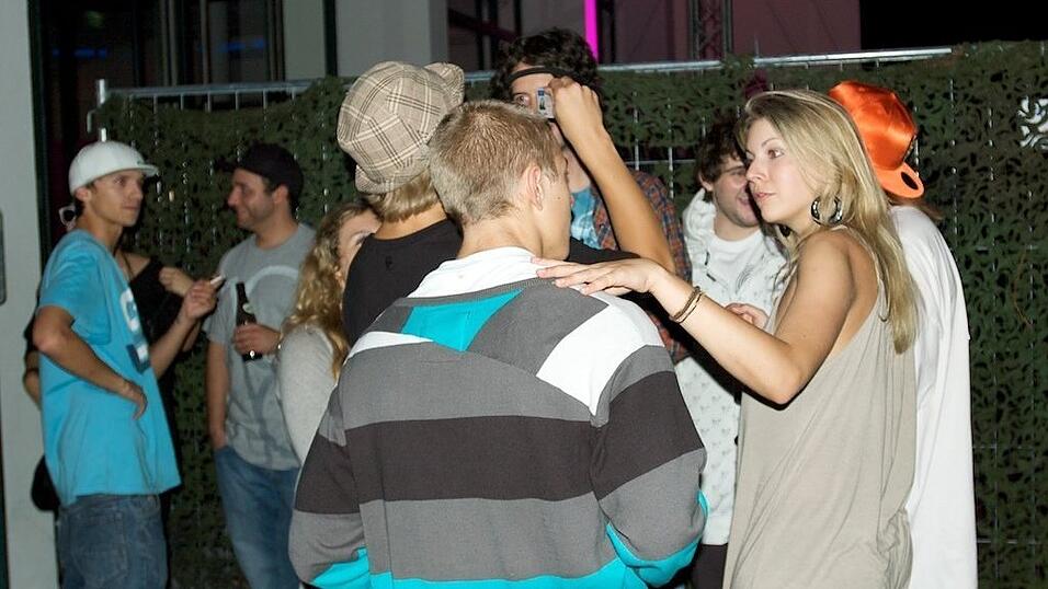 Rund 4000 Boarderfreunde feierten bei der Weltpremiere des neuesten Films von Isenseven, 'Let's go get lost' in M&uuml;nchen.