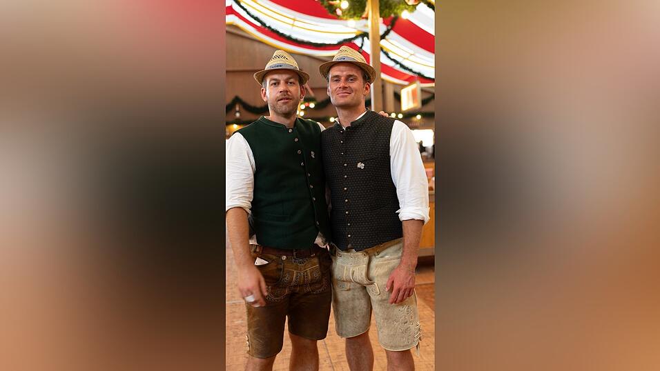 Die Partybilder vom Sonntag, 9. August, aus dem Festzelt Krönner. Die Partybilder vom Sonntag, 9. August, aus dem Festzelt Krönner.