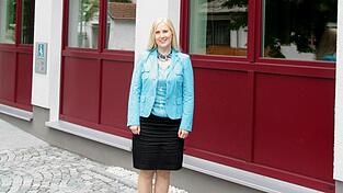 Josefa Schmid, hier noch vor dem Rathaus in Kollnburg, scheidet aus dem Kreistag Regen aus. Josefa Schmid, hier noch vor dem Rathaus in Kollnburg, scheidet aus dem Kreistag Regen aus.