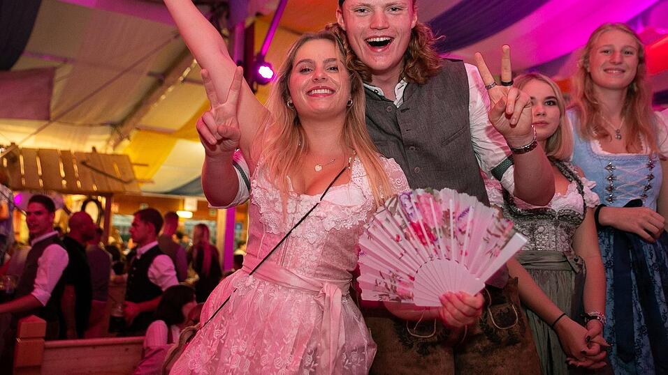 Die Partybilder vom Freitag, 12. August 2022, aus dem Festzelt Reisinger.