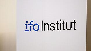 Beim Geschäftsklimaindex wurde laut dem Münchner Ifo-Institut unter Soloselbstständigen und Kleinstunternehmern ein Tiefpunkt erreicht. (Archivbild) Beim Geschäftsklimaindex wurde laut dem Münchner Ifo-Institut unter Soloselbstständigen und Kleinstunternehmern ein Tiefpunkt erreicht. (Archivbild)