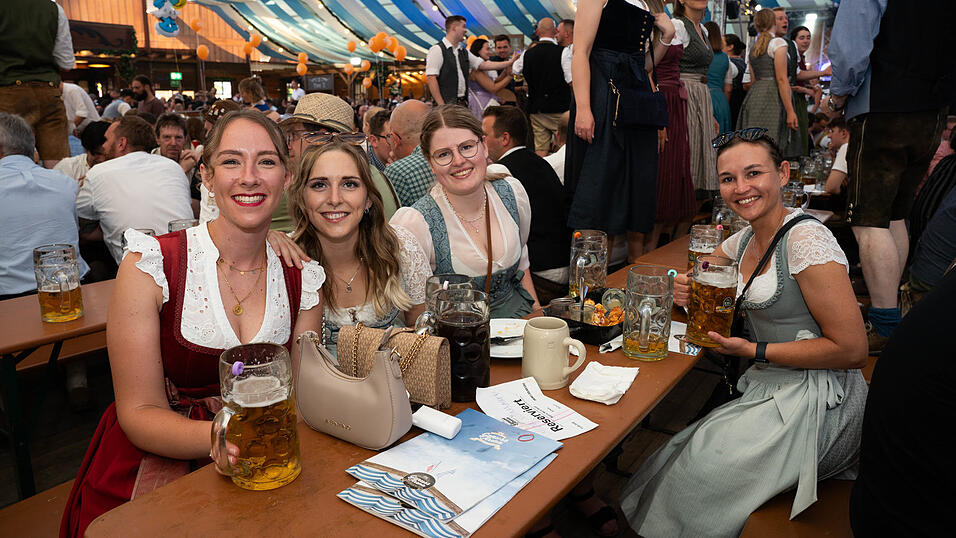 Die Partybilder vom Donnerstag, 13. August, aus dem Festzelt Wenisch. Die Partybilder vom Donnerstag, 13. August, aus dem Festzelt Wenisch.