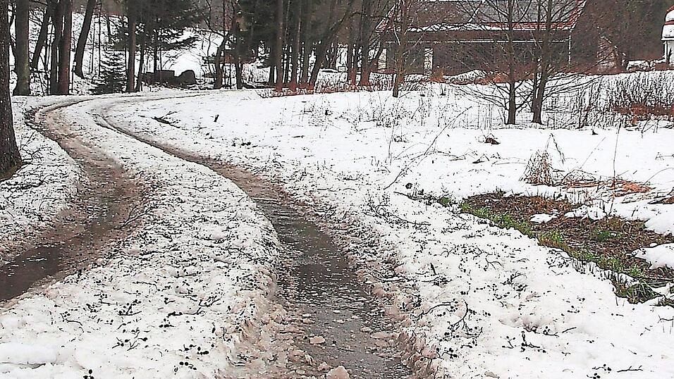 Ein Weg, der repariert werden sollte und den die Stadt nach Kl&auml;gerangaben nicht r&auml;umt, ist weiterhin ein Fall f&uuml;rs Gericht.