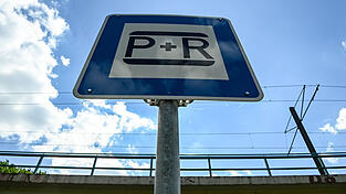 Die Stadt richtet an den Dultwochenenden und am Feiertag einen Park & Ride-Service ein.&nbsp;