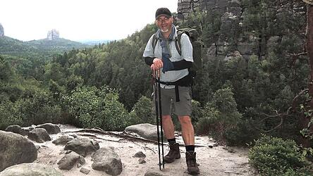 Der ehemalige Journalist Sebastian Schoepp hat vor 15 Jahren das Wandern durch deutsche Mittelgebirge für sich entdeckt. In seinem Buch Seelenpfade erzählt er, wie sich seine Einstellung zum Leben durch das Wandern verändert hat.