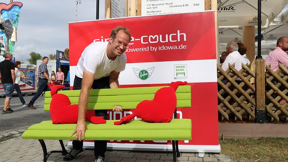 Die Eindrücke der Single-Couch in Bildern, aufgenommen am Freitag, 10. August. Die Eindrücke der Single-Couch in Bildern, aufgenommen am Freitag, 10. August.