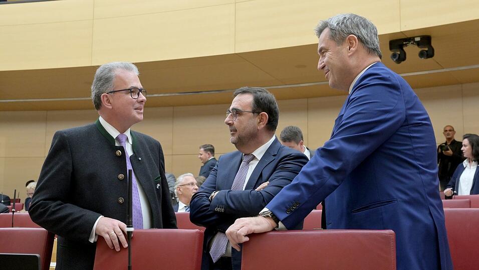 Die CSU hat viele Ideen für Bayern - aber die Freien Wähler bremsen erst einmal. (Archivbild)