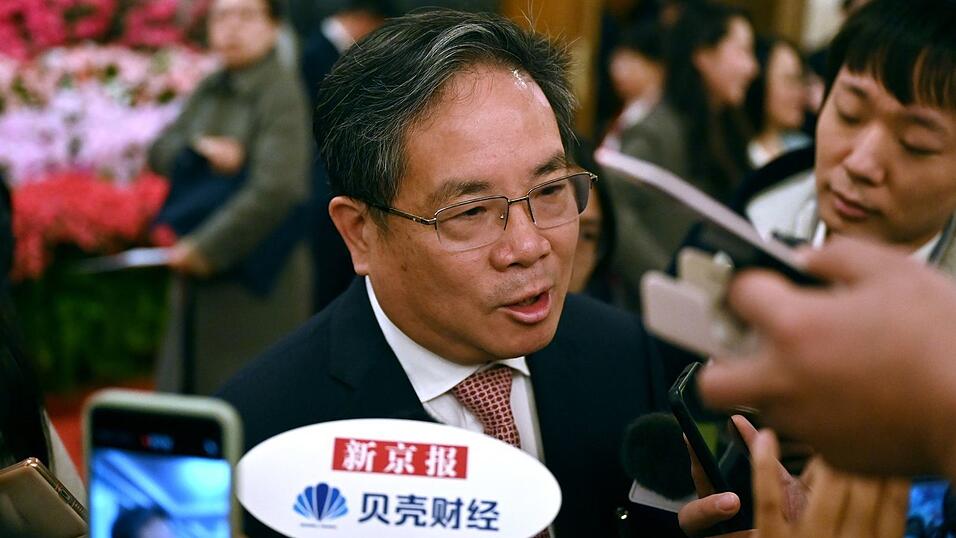 Der Abgeordnete Ding Lieming sieht China vor einem harten Kampf hinsichtlich der US-Zölle.